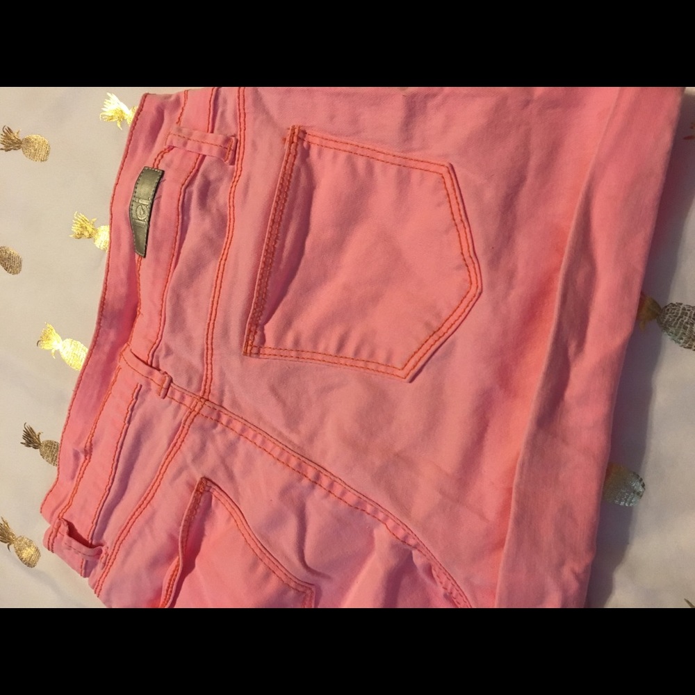 Shorts - Picture 3 of 3